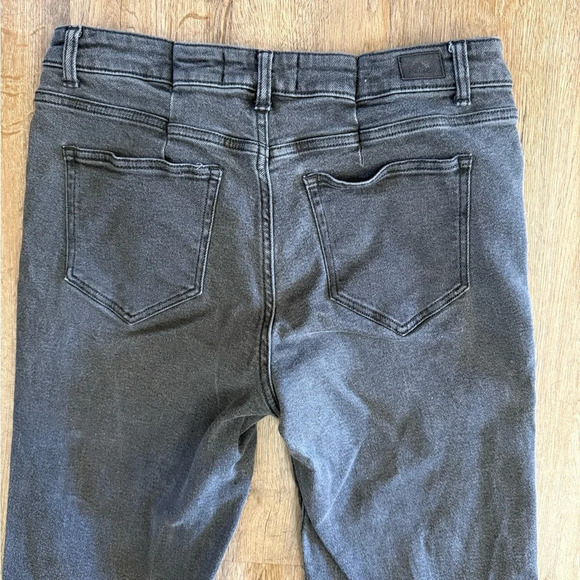 Vintage Jordache • High Rise Straight Jeans - Picture 10 of 13
